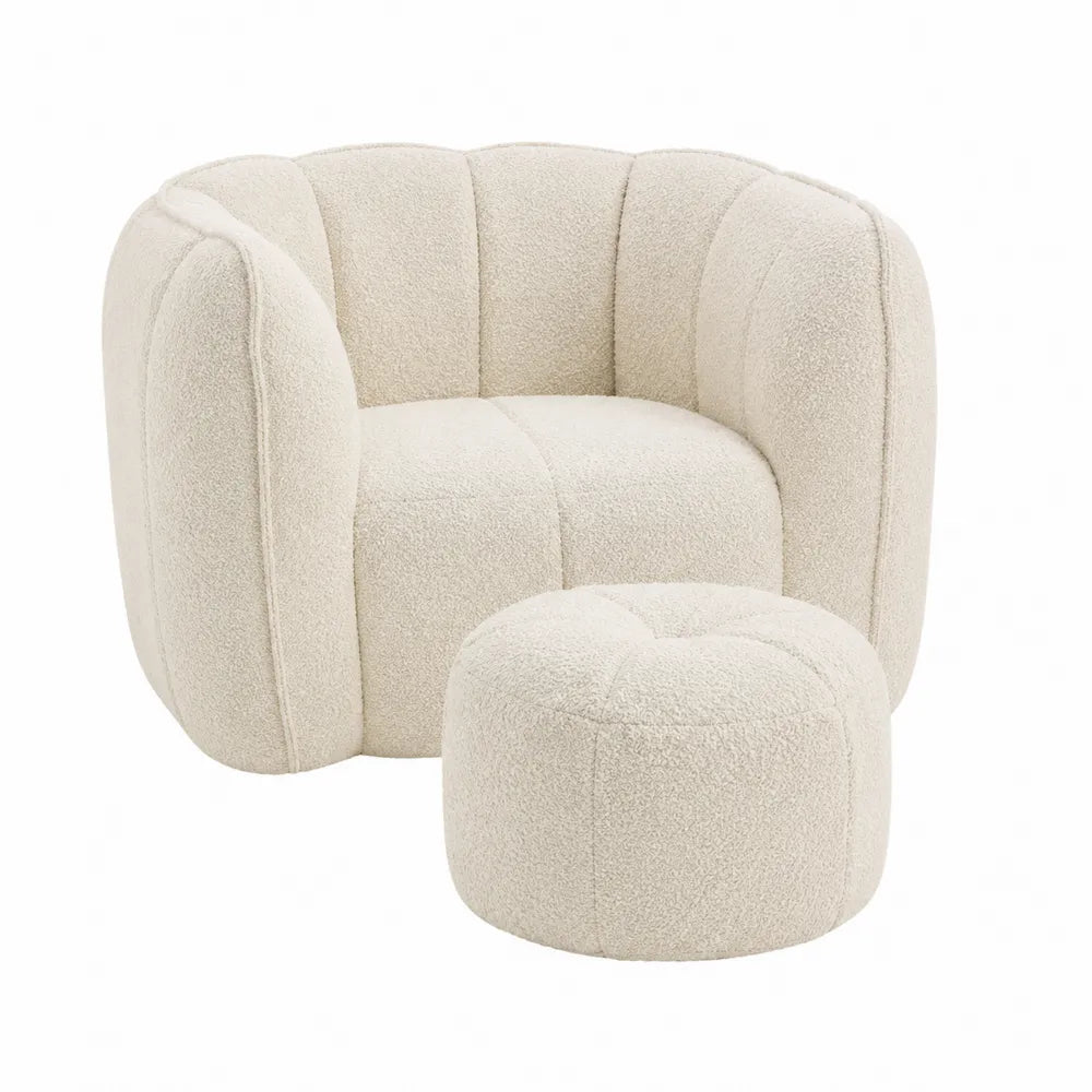 Sillón y reposapiés en bouclé beige con estructura de madera