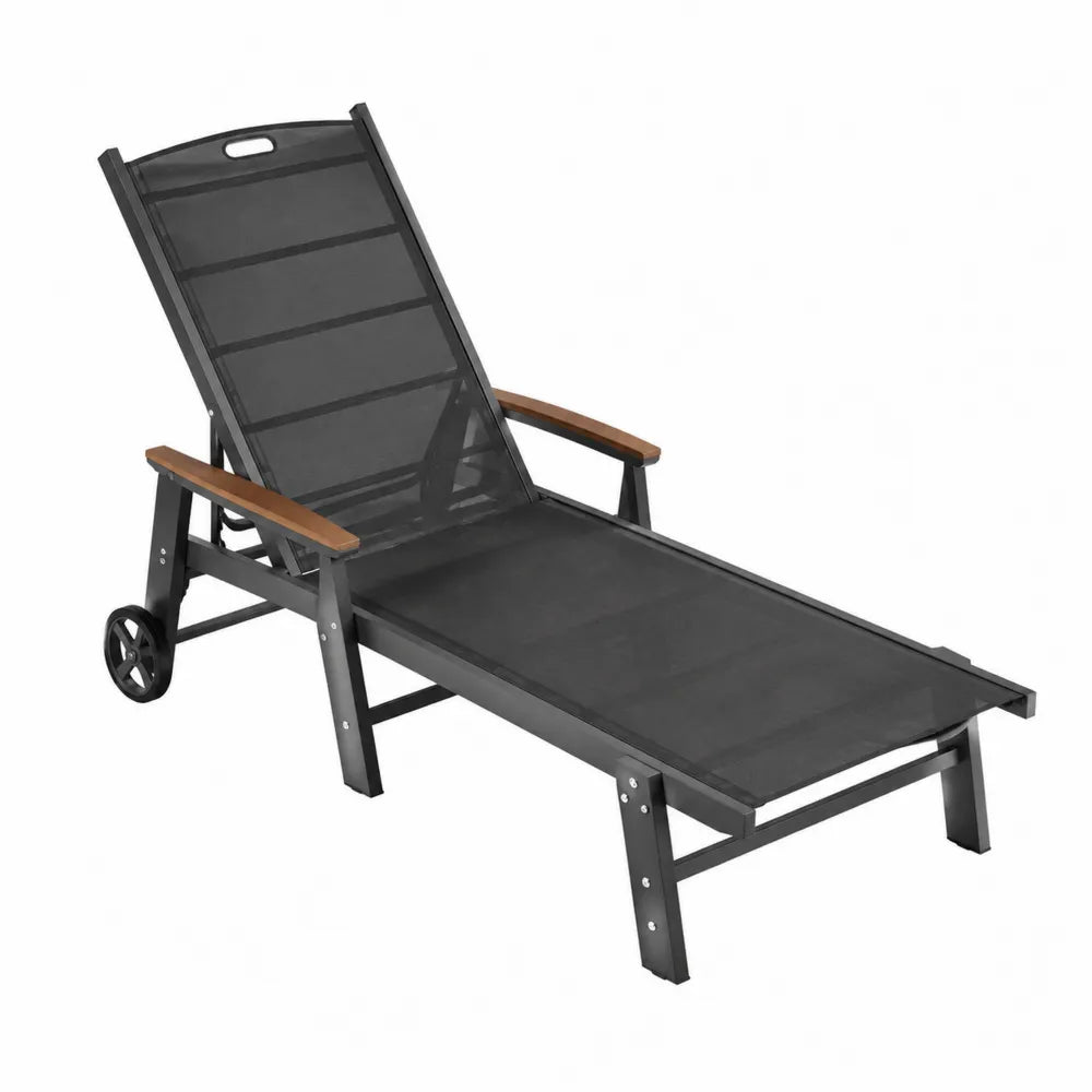 Tumbona de aluminio y madera con respaldo ajustable